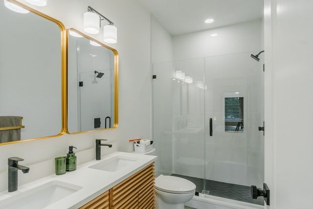 43 Withington St 7, Boston, MA 02124