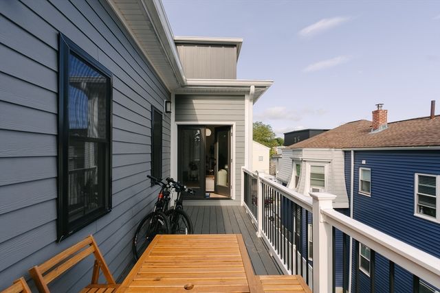 43 Withington St 7, Boston, MA 02124