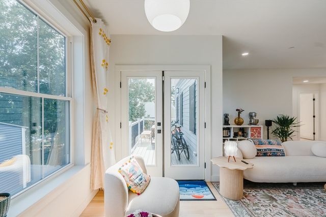 43 Withington St 7, Boston, MA 02124