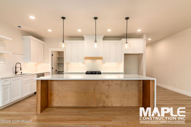 1540 W Pipestone Drive, Wasilla, AK 99654