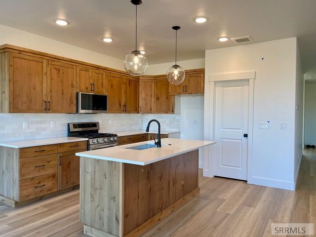 662 S 2315 W, Rexburg, ID 83440