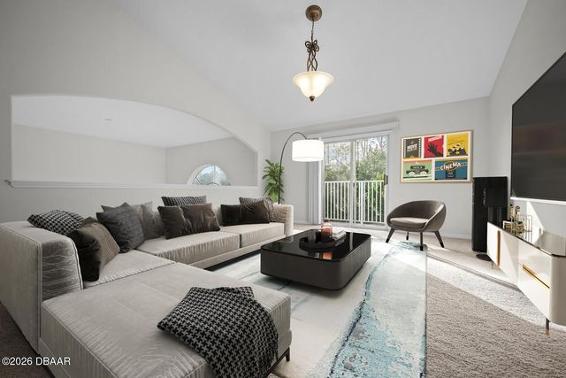 21 Whittingham Lane, Palm Coast, FL 32164