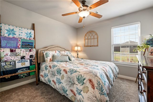 688 Olivia Lane, Centerton, AR 72719