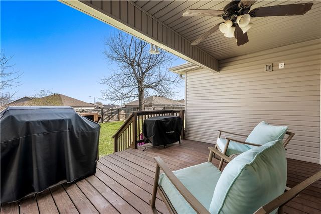 688 Olivia Lane, Centerton, AR 72719