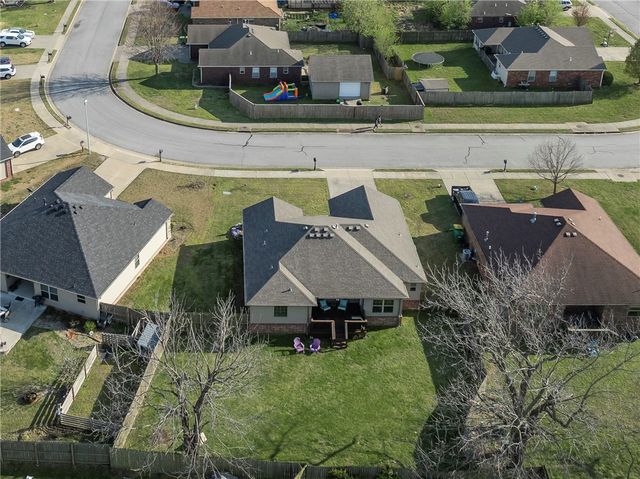 688 Olivia Lane, Centerton, AR 72719