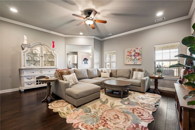 688 Olivia Lane, Centerton, AR 72719