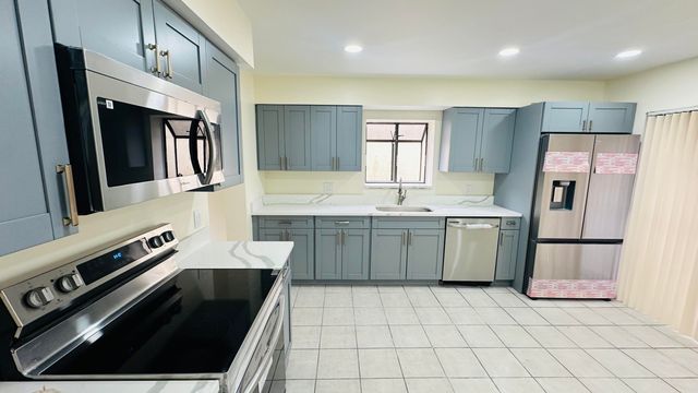 6077 Strawberry Fields Way, Lake Worth, FL 33467