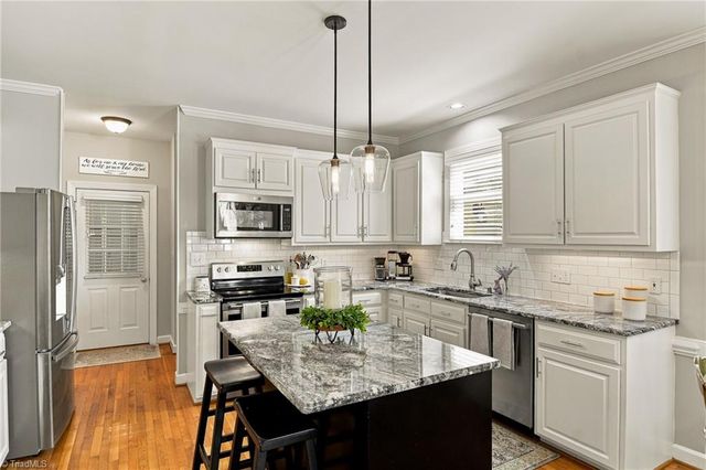 2803 Hackney Way, Jamestown, NC 27282