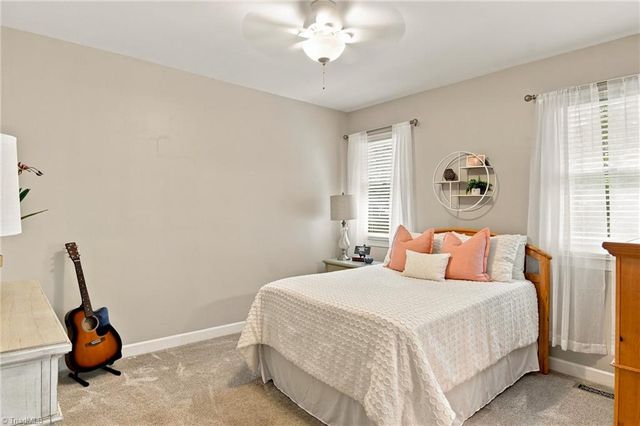 2803 Hackney Way, Jamestown, NC 27282