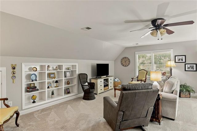 2803 Hackney Way, Jamestown, NC 27282