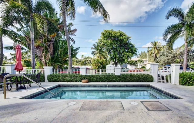 1020 Casuarina Road, Delray Beach, FL 33483
