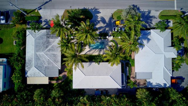 1020 Casuarina Road, Delray Beach, FL 33483