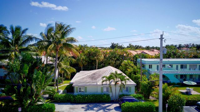 1020 Casuarina Road, Delray Beach, FL 33483