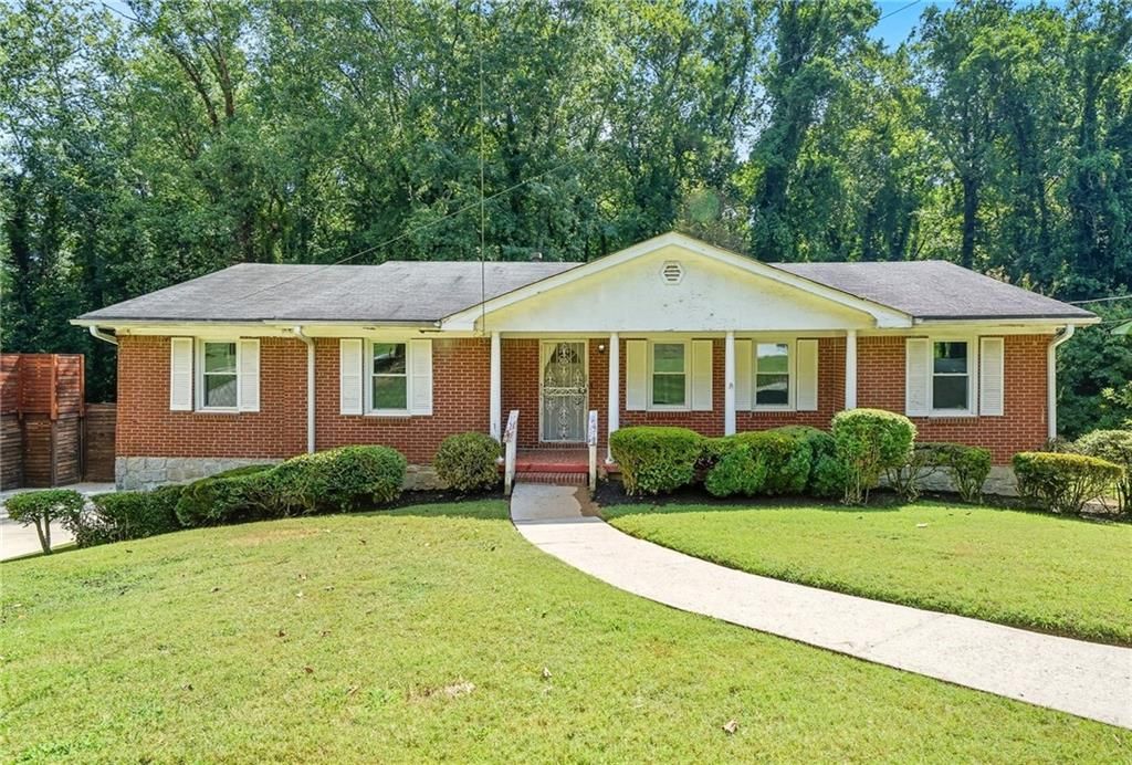 716 Lynn Valley SW Road, Atlanta, GA 30311