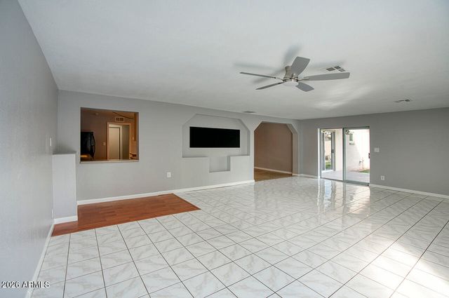 3049 W SUNNYSIDE Drive, Phoenix, AZ 85029