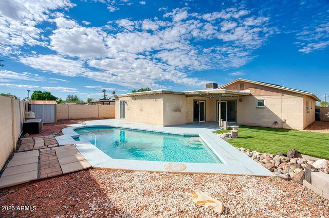 3049 W SUNNYSIDE Drive, Phoenix, AZ 85029