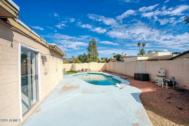 3049 W SUNNYSIDE Drive, Phoenix, AZ 85029
