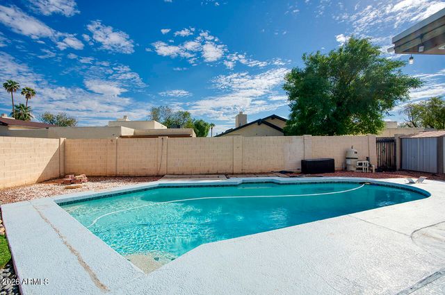 3049 W SUNNYSIDE Drive, Phoenix, AZ 85029