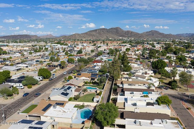 3049 W SUNNYSIDE Drive, Phoenix, AZ 85029