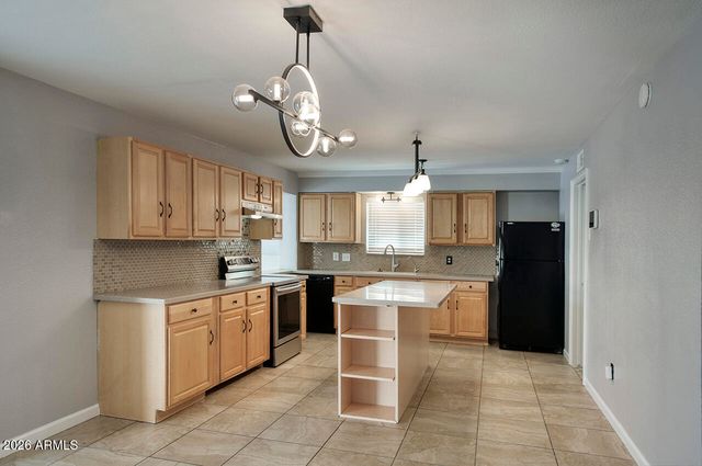 3049 W SUNNYSIDE Drive, Phoenix, AZ 85029