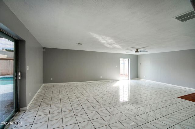 3049 W SUNNYSIDE Drive, Phoenix, AZ 85029