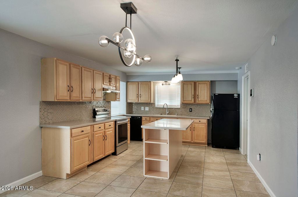 3049 W SUNNYSIDE Drive, Phoenix, AZ 85029 — photo 4
