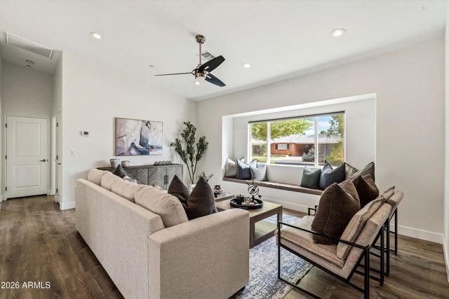 8522 E VERNON Avenue, Scottsdale, AZ 85257