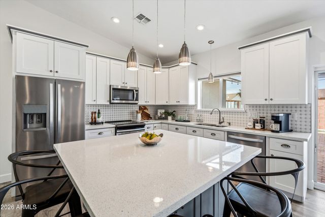 8522 E VERNON Avenue, Scottsdale, AZ 85257