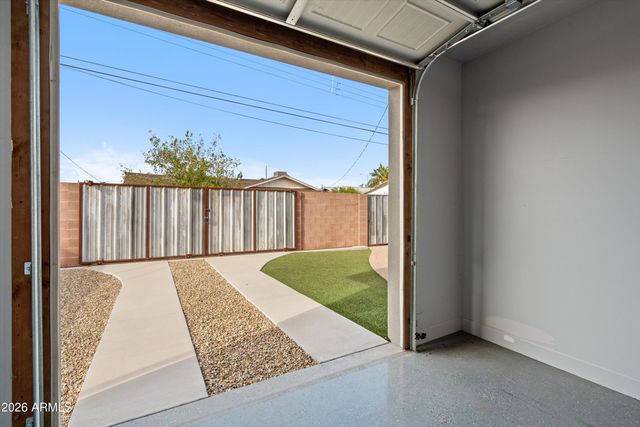 8522 E VERNON Avenue, Scottsdale, AZ 85257