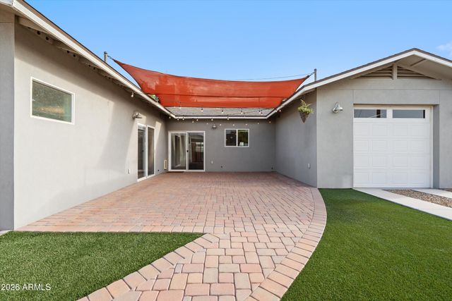 8522 E VERNON Avenue, Scottsdale, AZ 85257