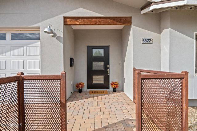 8522 E VERNON Avenue, Scottsdale, AZ 85257