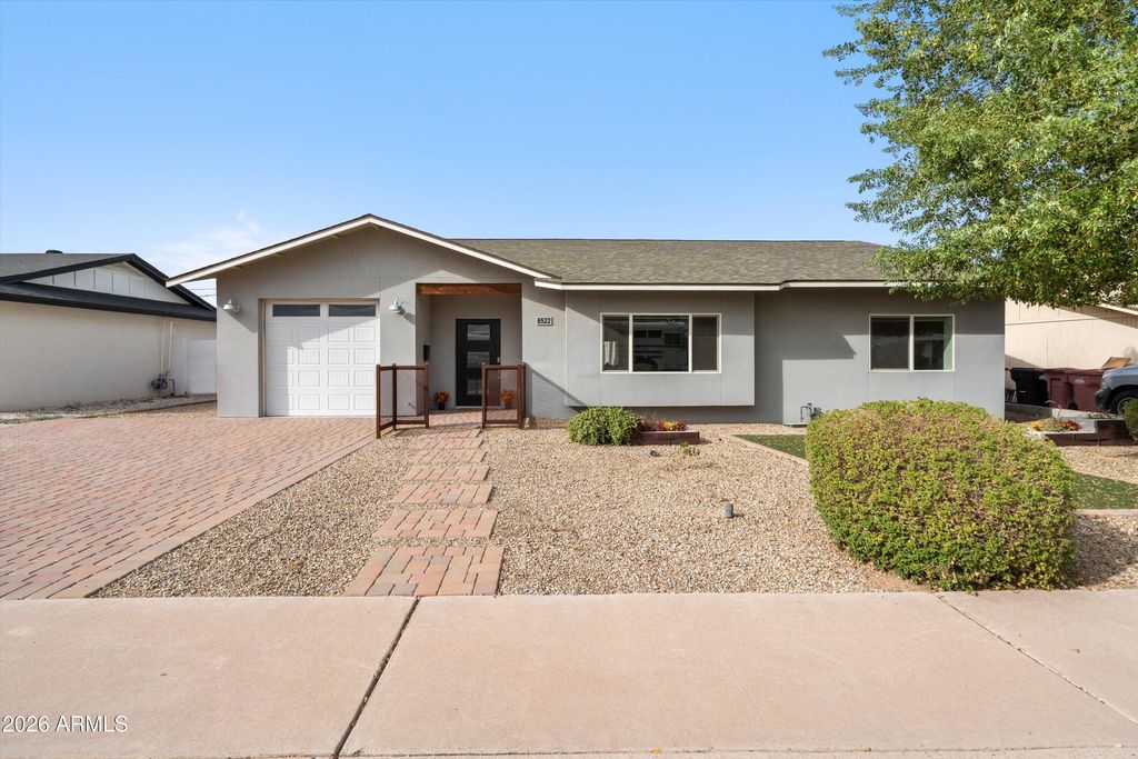8522 E VERNON Avenue, Scottsdale, AZ 85257