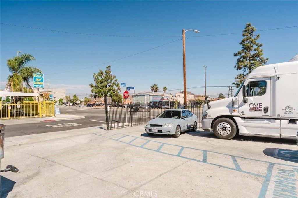 10201 S Vermont Avenue, Los Angeles, CA 90044 — photo 4