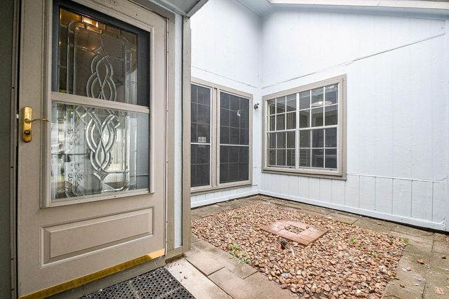 9111 Belle Glen Drive, Houston, TX 77099