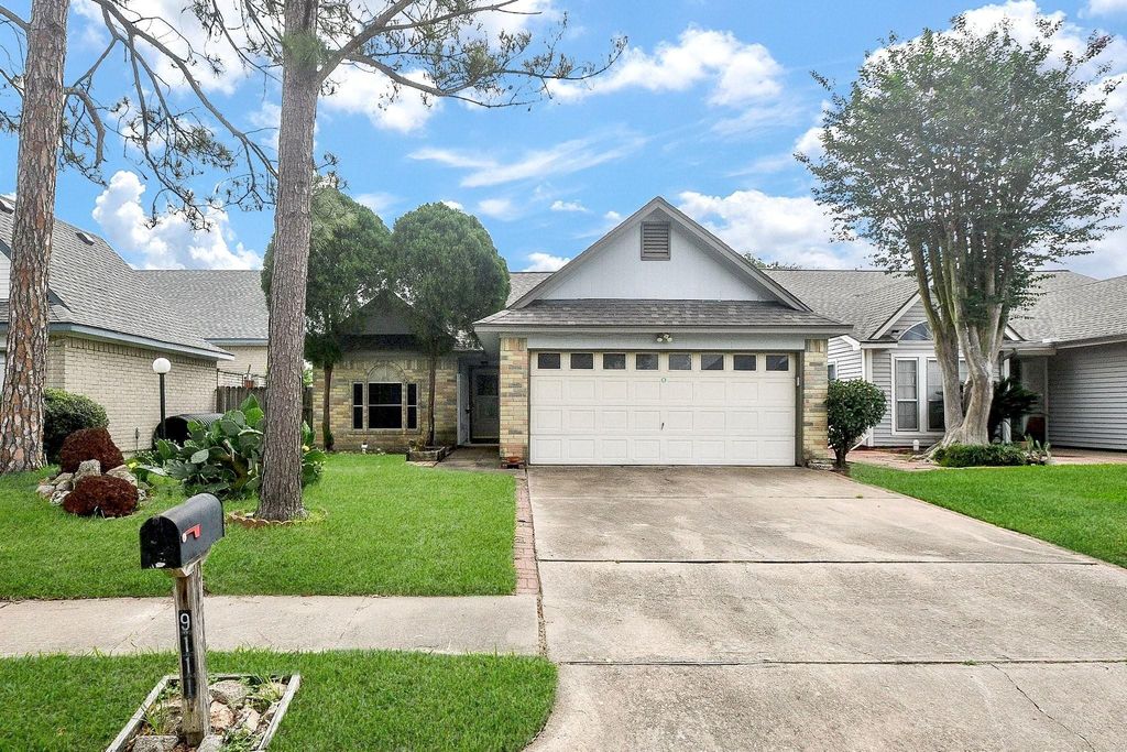 9111 Belle Glen Drive, Houston, TX 77099