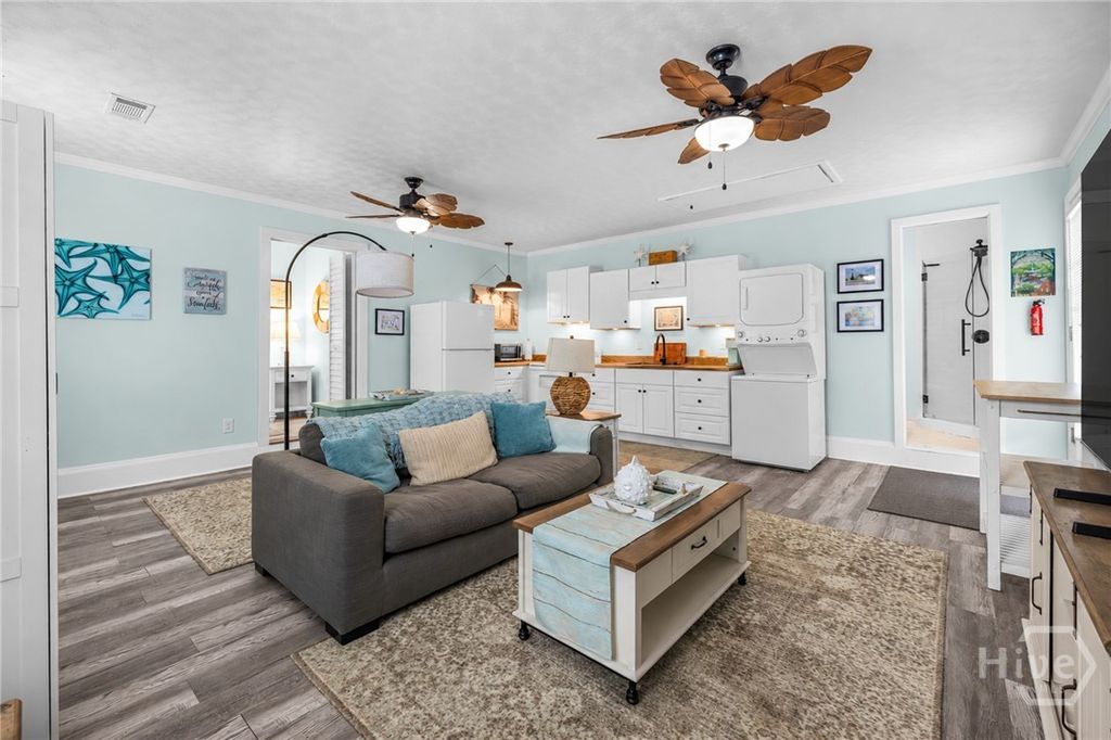 Image 22 of property listing at 26 River Oaks Road, Savannah, GA 31410