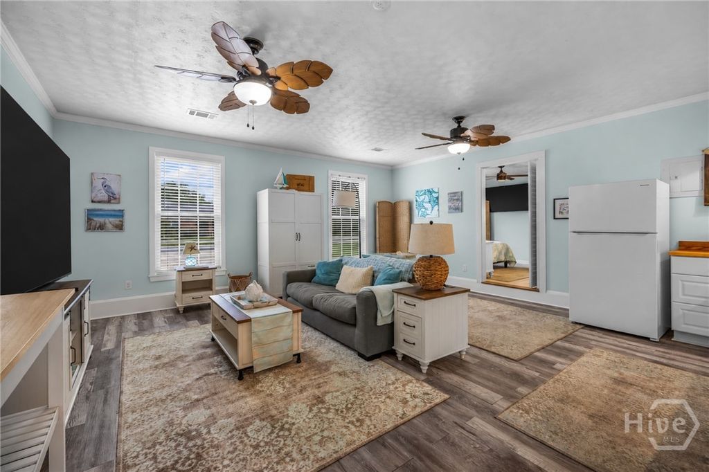 Image 23 of property listing at 26 River Oaks Road, Savannah, GA 31410