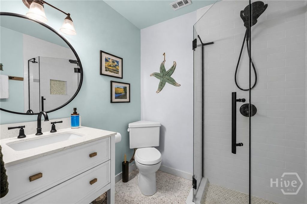 Image 31 of property listing at 26 River Oaks Road, Savannah, GA 31410