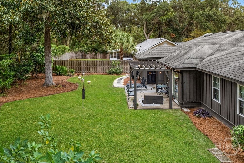 Image 36 of property listing at 26 River Oaks Road, Savannah, GA 31410