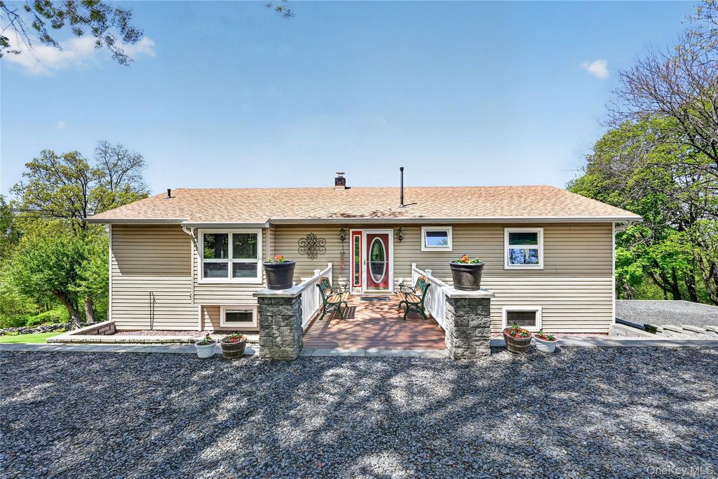 77 Maidstone Drive, Walden, NY 12586