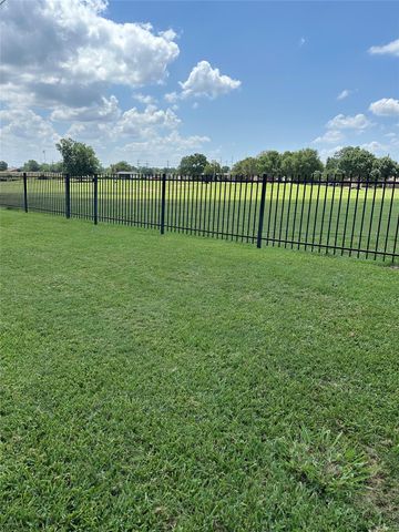 244 Lake Estates Drive, Montgomery, TX 77356