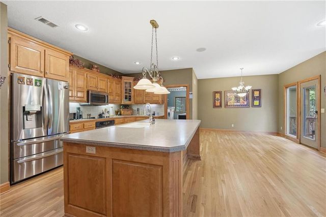 14535 NW 63rd Street, Parkville, MO 64152