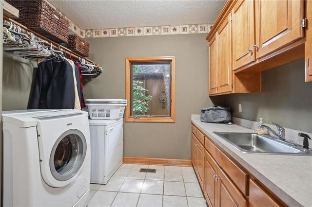 14535 NW 63rd Street, Parkville, MO 64152