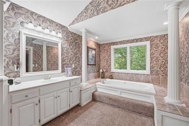 14535 NW 63rd Street, Parkville, MO 64152