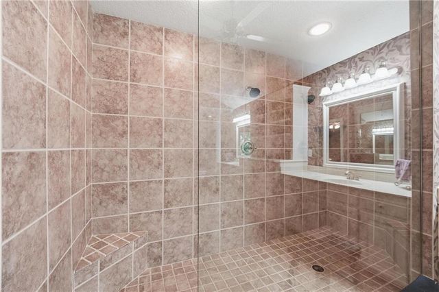 14535 NW 63rd Street, Parkville, MO 64152