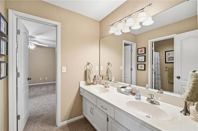 14535 NW 63rd Street, Parkville, MO 64152