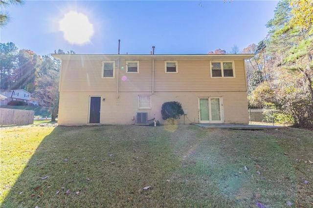 633 Larchmont NW Circle, Atlanta, GA 30318