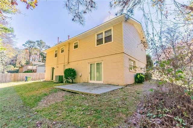 633 Larchmont NW Circle, Atlanta, GA 30318