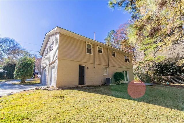 633 Larchmont NW Circle, Atlanta, GA 30318