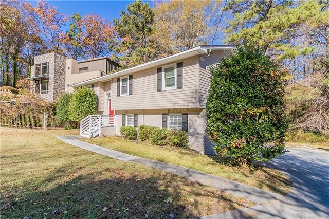 633 Larchmont NW Circle, Atlanta, GA 30318